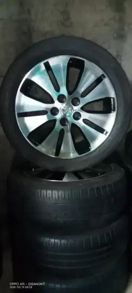 Velg oem toyota alphad r17 vcd 5x114,3 inclub ban kondisi 80%
