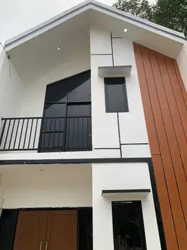 Dijual Rumah 2 lt Murah Di cibinong dekat dengan Mall CCM