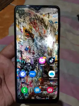 Samsung a31.ram6/128.gb.mines udah ganti lcd yang bagus.jual hp aja