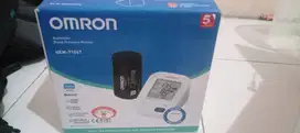 Omron Blood Pressure Monitor HEM-7156T