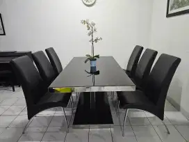 Jual cepat meja makan 160x100m top tabel kaca temperred dg 6 kursi