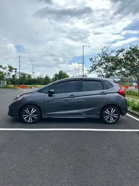 Low km Honda Jazz Rs Cvt 2018