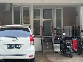 Rumah 2 Lantai Di Cibubur Residence