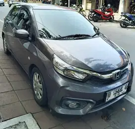 Dijual mobil brio e manual 2019.