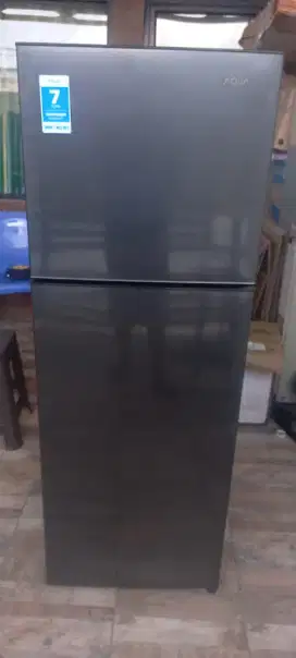 Dijual cepat kulkas AQUA 2 PINTU (bagian atas bisa buat ASI ROOM)