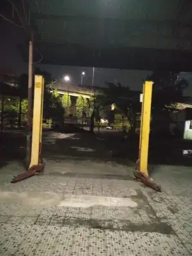 Two post lift bekas