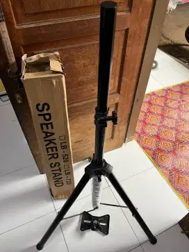 stand speaker baru