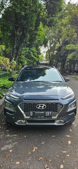 Hyundai Kona Dark Knight with black roof, 1 tangan, km 18k