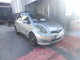 Dijual Toyota Yaris E 2010
