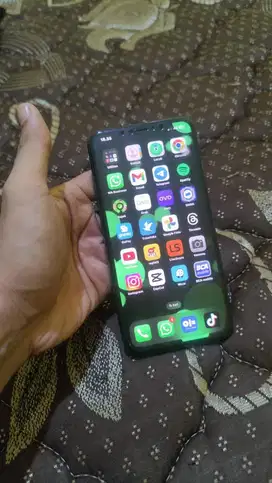 Iphone xs max 512 bebas reset all operator lengkap mulus minus tipis