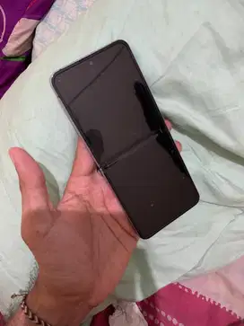 Samsung Z flip 4 8/128 sein 5G lengkap mulus normal bs tt