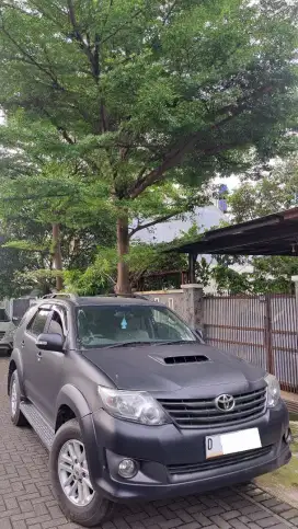 Toyota fortuner G MT VNT turbo diesel 2013
