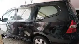 mobil grand livina hitam