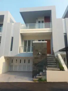DIJUAL LELANG Rumah 3 Lantai dekat Tol Krukut, Limo Depok