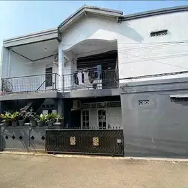 Rumah 2 Lantai Bonus 4 Unit Kos Kosan di Depok