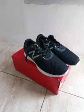 New Balance Dynasoft Black 42