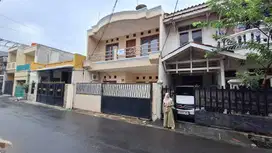 Disewakan Rumah Tinggal Tengah Kota Jakarta! 5KT, Unfurnished, NEGO