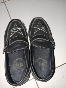 sepatu docmart fashion pria