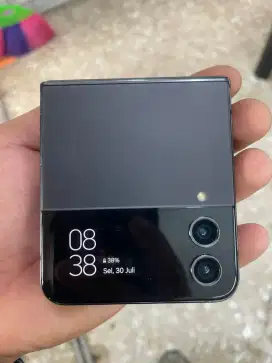 SAMSUNG Z FLIP 4 5G RAM 8/256 RESMI HARGA NEGO
