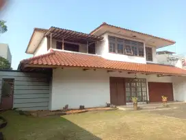 HOT SALE!!!RUMAH SIAP HUNI LOKASI STRATEGIS TANAH LUAS AMAN DAN NYAMAN