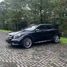 Mercedes Benz GLA200 AMG 2020