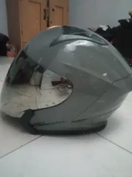 Helm R-Six Eagle Abu