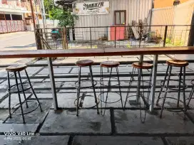 Di sekawan ruang usaha depan salon martha ayu