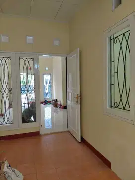 Disewakan Rumah Siap Huni Di Cluster Taman Sari Harapan Indah Bekasi