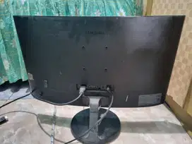 Samsung C24F390 secondhand normal pemakaian pribadi