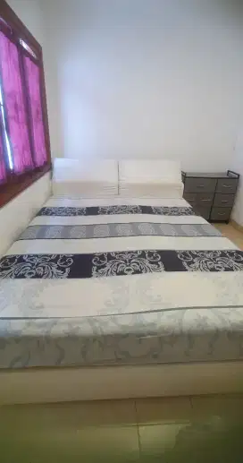Di jual Tempat Tidur divan + kasur 180x200 Informa