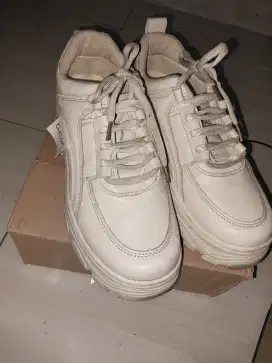 Sepatu wanita GRATIS