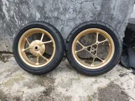 Velg Aerox Connected ABS