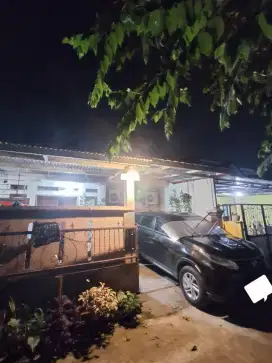 DIJUAL MURAH -- RUMAH STRATEGIS. SURAT SHM. DEKAT SEKALI DENGAN TOL