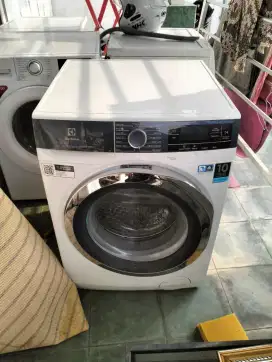Mesin cuci electrolux
