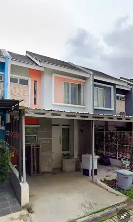 Rumah Luas 128 Kamar 2 DI Cluster Teresta  Metland Menteng disewakan