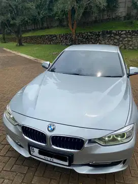BMW F30 320i CKD AT 2012 – Dynamic Drive, Siap Jalan