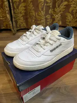 Sepatu Sneakers Wanita Reebok Club C Female Tennis Original