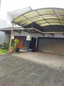 Rumah Murah di  Mainroad Ciumbuleuit Dekat Hotel Harris Bandung 6.8 M