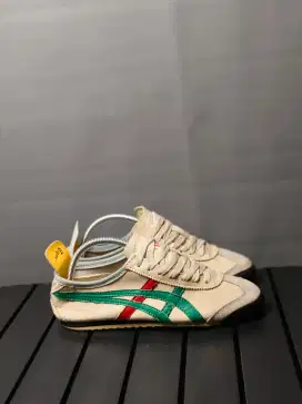 ONITSUKA TIGER.