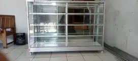 kaca etalase toko baru