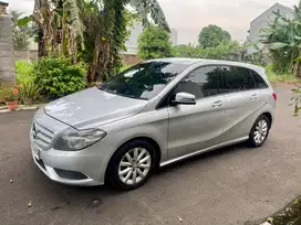 Mercedes Benz B200 Urban 2013 W246