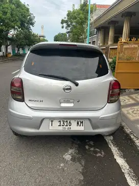 Jual cepat nissan march 2012