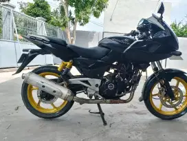 Bajaj P220 2011