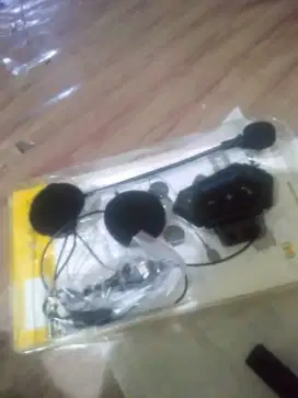 Headset bloetooth helm