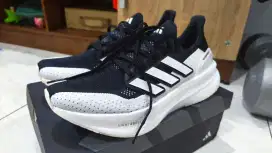 Sepatu Adidas Ultraboost 5