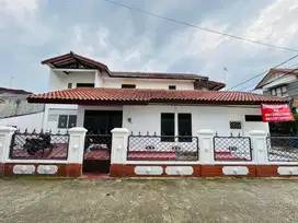 Disewakan Rumah 2 Lantai Posisi Hook Sudah Full Renovasi