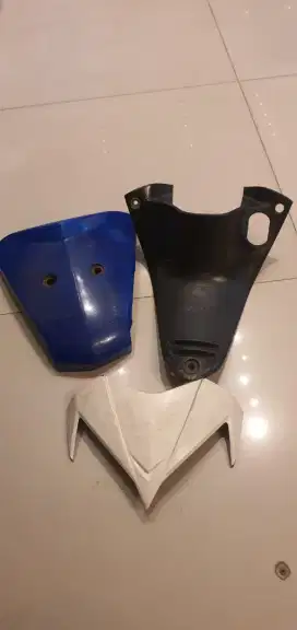 Cover dasi dan batok lampu depan supra batman