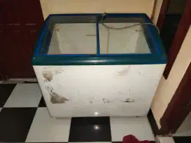 Freezer makanan