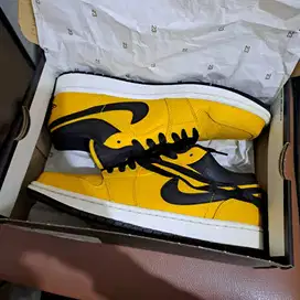 Nike Air Jordan 1 Low University Gold Black Original NEGO