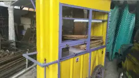 Gerobak dorong untuk jual beraneka ragam